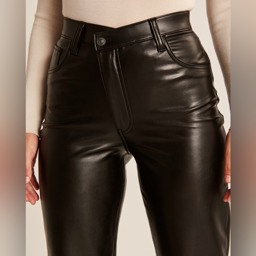Curve Love Criss-Cross Waistband Vegan Leather 90s Straight Pant